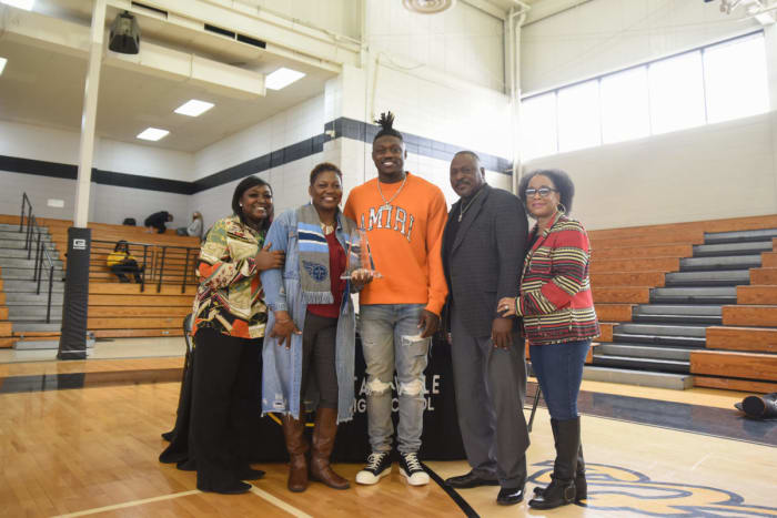 aj-brown-starkville-tennessee-titans00033